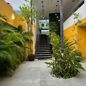ixaya-hotel.hotelspuertovallarta.org/